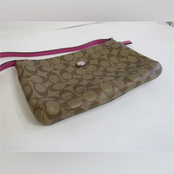 SOLD-Peyton Coach East/West Khaki Brown
Pink Crossbody with matching Wallet. - Picture 4 of 11